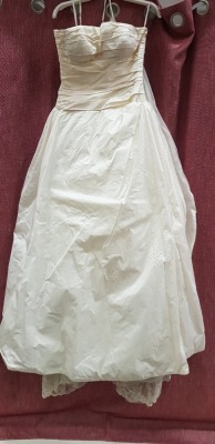 1 X PRONOVIAS WEDDING DRESS SIZE 12