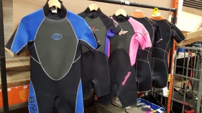 10 X SCUBA DIVING WET SUITS IE CIRCLE ONE, NALU ANDAQUA LUNG IN VARIOUS SIZES (EX-HIRE)