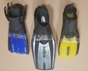 10 X SCUBA DIVING FINS IE AQUALUNG, SPEEDO IN VARIOUS COLOURS AND SIZES (EX-HIRE)