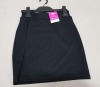 30 X BRAND NEW F&F REGULAR GIRL SKIRTS ALL IN BLACK ALL IN VARIOUS SIZES TO INCLUDE (7-8YRS , 10-11 YRS , 11-12YRS ) ETC