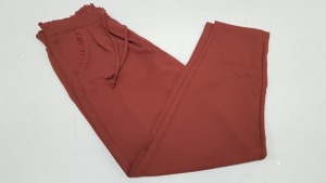 60 X BRAND NEW JACQUELINE DE YONG SMOKED PAPRIKA WOMENS TROUSERS - IN SIZE MEDIUM