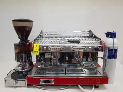 1 X ROYAL SYNCHRO 2 TRADITIONAL SEMI AUTO ESPRESSO MAKER WITH 14LTR COPPER BOILER , RAISED GROUP HEADS , 2 STEAM WANDS ( DIMENSIONS - H 557MM X W 802MM X D 593 MM - 70KG ) ALSO COMES WITH BRITA PURITY C500 QUELL ST AND MACAP COFFE BEAN GRINDER - ALL L