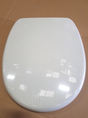 6 X BRAND NEW SOFT CLOSE TOILET SEATS (SEE IMAGE FOR SHAPE)