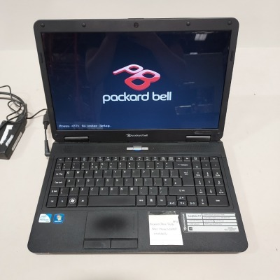 1 X PACKARD BELL TH36 LAPTOP - HARD DRIVE WIPED - NO OS - WITH CHARGER