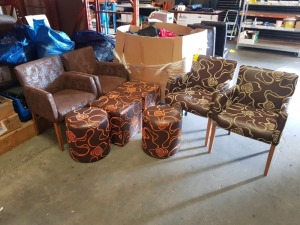 8 PIECE MIXED FURNITURE LOT CONTAINING 2 X FAUX LEATHER ARM CHAIRS , 2 X SUEDE STYLE ARM CHAIRS , 2 X SQUARE LEATHER POOFS AND 2 X ROUND POOFS