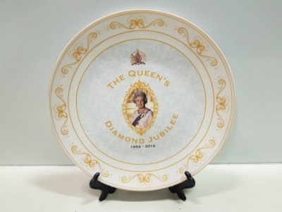 120 X BRAND NEW THE QUEENS DIAMOND JUBILEE COMMEMORATIVE PLATE ON A STAND - IN 15 BOXES