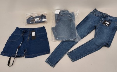 17 X MIXED JEANS LOT TO INCLUDE HUGZ HIGH WAIST DARK BLUE JEAN SHORTS , NEWLOOK TORI MOM JEANS AND NIMES RIPPED JEANS ALL IN VARIOUS SIZES