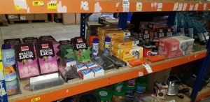 60+ PIECE OF ASSORTED HORSE LOT TO INCLUDE ROCKIES HEALTH LICK GARLIC / MINT /CARROT / SALT LICKS , CARR & DAY& MARTIN WHEATSFOOD COMPOUND , NIKWAX POLAR PROOF , CORNUCRECINE HOOF BARRIER , FLEXALAN LEATHER DRESSING , BEL VOIR TACK CONDITIONER ETC - IN A 