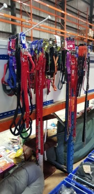 73 X BRAND NEW DOG COLLAR AND LEASHES TO INCLUDE ANCOL COLLARS , ANIMAL INSTINCTS FLASHING SAFETY LEAD , DOODLEBONE DOG COLLAR , AMIGO HORSEWEAR DOG COLLARS , WALKING MATE LED COLLAR , ALL IN VARIOUS STYLES AND SIZES ( MINIMUM RRP £ 5.79 00 - SOME ITEMS