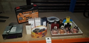 17 PIECE MIXED LOT TO INCLUDE, COCO CHANEL PARIS PERFUME, DAVID OFF COOL WATER, DIOR JOY, RALPH LAUREN, BLACK OPIUM, WILD HUNTER PREDATOR 850 LED ZOOMABLE GUN LIGHT AND VARIOUS JEWELLERY ETC.