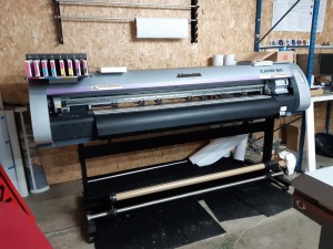 MIMAKI CJV30-160 CUTTER PLOTTER 4 COL PRINTER, MAXIMUM PRINT /CUT WIDTH1,610 MM (63.3) PRINT RESOLUTION 540 DPI, 720 DPI, 1440 DPI DIMENSIONS (W X D X H) 2,538 X 739 X 1,424MM (99.9 X 29.1 X 56.0) - YOM 2012 - IN FULL WORKING ORDER. *** THIS LOT IS S