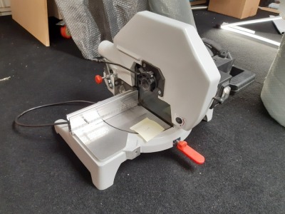 PEGIC R300 SPACER BAR MITRE SAW 2.2 KW SINGLE PHASE WITH A TILTING HEAD FUNCTION *** THIS LOT IS SITUATED IN NEWTON AYCLIFFE DARLINGTON & WILL REQUIRE COLLECTION BY MUTUAL APPOINTMENT ***