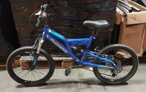 BRAND NEW MUDDYFOX KIDDIES BIKE (APPROX 4-7 YEARS) - NOTE: CROSS FRAME SCRATCHED