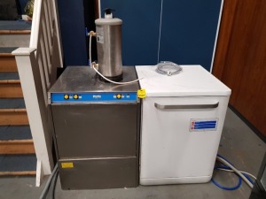 2 X DISHWASHER LOT CONTAINING PROTON WASHRITE ( W 700 A DP ) DISHWASHER/GLASS WASHER AND 1 X SHARP (QWDX41F47EW) DISHWASHER