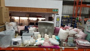 46 PC HOMEWARES LOT CONSISTING OF CUSHIONS, GLASSES, STORAGE UNIT, IRONING BOARD, CANDLES, DOG FOOD CADDY, FLEXI TUBS, CANDLEHOLDER ETC ON A FULL SHELF