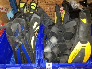 26 X PAIRS OF VARIOUS BRANDS AND SIZES DIVING FINS. COME IN 2 LARGE TRAYS