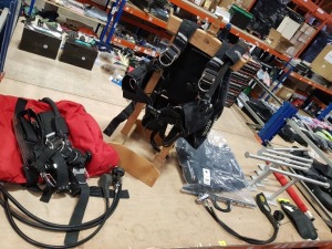 FULL BAY OF MIXED DIVING EQUIPMENT TO INCLUDE SCUBAPRO SECTEK, SHEERWOOD SCUBA AND DEEPOUTDOORS HARNESSES, VARIOUS COMPRESSOR HOSES, METAL HARNESS HANGERS, ETC.