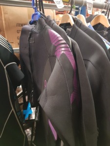 4 X BRAND NEW DIVING WET SUITS IN VARIOUS BRANDS TO INCLUDE SWARM AND TYPHOON IN SIZES M AND L.