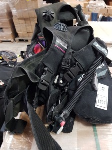 2 X DIVING HARNESSES (SCUBAPRO) IN SIZE XXS