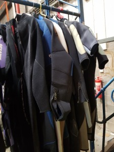 7 X FULL BODY DIVING SUITS AND 4 X SHORTY DIVING SUITS TO INCLUDE MARES, TYPHOON, CSR PROFILE, SHADOW IN VARIOUS SIZES