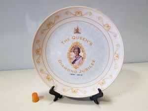 144 X THE QUEEN'S DIAMOND JUBILEE 1952-2012 PLATE WITH A DISPLAY STAND IN 18 BOXES