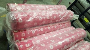 50 METRE ROLL OF PINK & WHITE FLORAL PATTERNED FABRIC (150CM WIDE) - TOTAL 75M/2