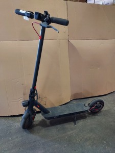 1 X UNBRANDED ELECTRIC SCOOTER - NO CHARGER - REAR MUD GUARD MISSING