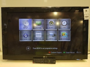 1 X 32 LG TV MODEL: 32LD450 - ZA WITH POWER LEAD AND REMOTE CONTROL