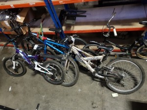 5 PIECE BIKE LOT CONTAINING 1 X RALEIGH MAX MOUNTAIN BIKE , 1 X MUDDYFOX RECOIL 20 KIDS BIKE , 1 X TWENTY SPECIAL BIKE , 1 X BLUE BMX , 1 X TREK SUPERFLY BIKE