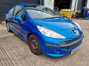 BLUE PEUGEOT NG58UXH. Reg : NG58 UXH, Mileage : 74,126 Details: 5 SPEED MANUAL PETROL 2 DOOR H/B 1397CC FIRST REGISTERED 28/11/2008 1 KEY HAS V5 NO MOT AIR CON VEHICLE HAS NO ALTERNATOR