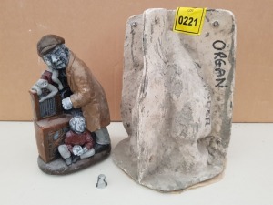 26CM ORGAN GRINDER WITH CHILD MASTER CAST WITH LATEX SLIP & FIBRE GLASS MOULD (FOR CASTING PRODUCT TO RETAIL £14.99)