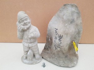 26CM GARDEN GNOME ON A PHONE MASTER CAST WITH LATEX SLIP & FIBRE GLASS MOULD (FOR CASTING PRODUCT TO RETAIL £11.99)