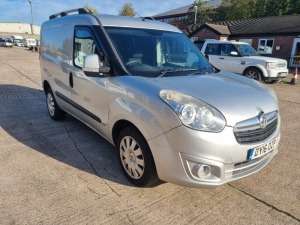 SILVER VAUXHALL COMBO 2300 L1H1 CDTI S/S 6 SPEED MANUAL DIESEL PANEL VAN 1598CC Reg. DY16OZP VIN NUMBER: WOL6WYD1BG9593035 FIRST REGISTERED 25/5/2016 1 KEY WITH V5 MOT 13/2/2023 MILEAGE:39,068 HAS AIR CON CAT S INSURANCE LOSS