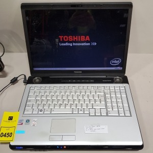 TOSHIBA P200 LAPTOP 17 SCREEN SOLID STATE HARD DRIVE WIPED WITH CHARGER