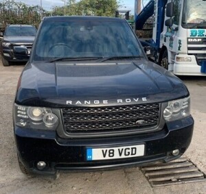 ************ THIS VEHICLE IS LOCATED IN CROYDON*********** BLACK LANDROVER RANGE ROVER VOGUESE TDV8A (DIESEL) REG: V8VGD, MILEAGE: 134494 6 SPEED AUTO DIESEL 3628CC FIRST REGISTERED 21/12/2009 HAS KEY NO V5 NO MOT