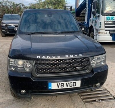 ************ THIS VEHICLE IS LOCATED IN CROYDON*********** BLACK LANDROVER RANGE ROVER VOGUESE TDV8A (DIESEL) REG: V8VGD, MILEAGE: 134494 6 SPEED AUTO DIESEL 3628CC FIRST REGISTERED 21/12/2009 HAS KEY NO V5 NO MOT