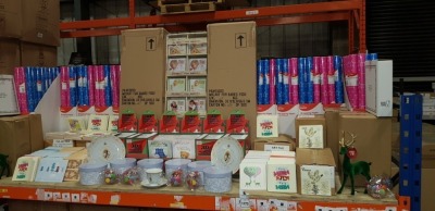 FULL BAY BRAND NEW MIXED LOT CONTAINING LARGE AMOUNT OF WOOLWORTHS WRAPPING PAPER, STAND OF MOSART FOR BABIES, THE QUEENS DIAMOND JUBILEE PLATES AND MUGS, LARGE AMOUNT OF 3D MUSICAL CARDS WITH ENVELOPES, AND SPRUCE IT UP REINDEERS, MERRY CHRISTMAS CARDS,