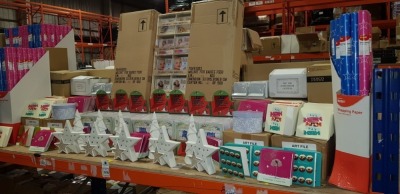 FULL BAY MIXED LOT CONTAINING WOOLWORTHS WRAPPING PAPER, STANDS OF MOSART FOR BABIES, THE QUEENS DIAMOND JUBILEE PLATES AND MUGS, LARGE AMOUNT OF 3D MUSICAL CARDS WITH ENVELOPES, CERAMIC LIGHT UP STARS AND MERRY CHRISTMAS CARDS ETC