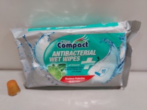 480 X PACKS OF ULTRA COMPACT ANTIBACTERIAL WET WIPES -PH BALANCED- (40PC PER PACK) IN 20 BOXES ( EXPIRY DATE 04 / 06 / 22 - BUT APPEAR FULLY USEABLE )
