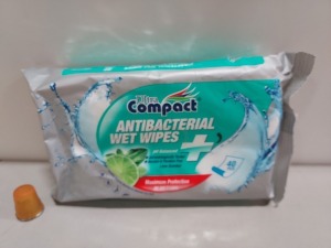 480 X PACKS OF ULTRA COMPACT ANTIBACTERIAL WET WIPES -PH BALANCED- (40PC PER PACK) IN 20 BOXES ( EXPIRY DATE 04 / 06 / 22 - BUT APPEAR FULLY USEABLE )