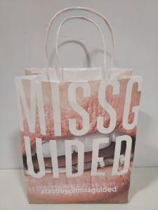 APPROX 4,000 X MISSGUIDED GIFT BAGS - SIZE - HEIGHT-23CM-LENGTH-19CM -DEPTH-9CM ON 1 PALLET -