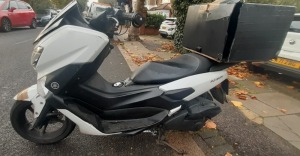 *** PLEASE NOTE THIS SCOOTER IS SITUATED IN CROYDON *** WHITE YAMAHA PETROL SCOOTER 125CC GPD 125-A NMAX 125 ABS MH3SEC71000031698 FIRST REGISTERED 2019 HAS KEYS MILEAGE UNKNOWN HAS NO POWER MOT 22/6/2023 (PLEASE NOTE: TO BE COLLECTED BY FRIDAY 3RD FEBRUA