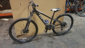 1 X CARRERA VENGEANCE 31CM FRAME MOUNTAIN BIKE WITH DISC BRAKES