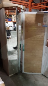 2 PIECE MIXED LOT TO INCLUDE 1 X BIFOLD MIRROR WARDROBE IN GREY SIZE 210H X 60W X64 D AND 1 X DEANTE OAK DOOR SIZE 27 X 78