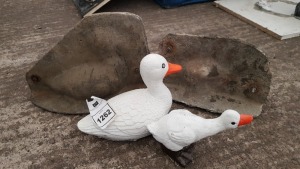 2 X GARDEN ORNAMENTS I.E SWAN AND DUCK COMES WITH FIBRE GLASS MOULDS AND LATEX SLIPS-(20 X 22CM)