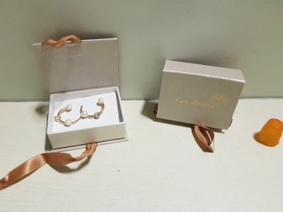 220 X BRAND NEW AVON CASA DI ROSA RENATO EARRINGS - ALL INDIVIDUALLY BOXED / PACKAGED