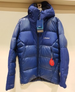 1 X BRAND NEW BERGHAUS ARKOS REFLECT DOWN JACKET IN SIZE UK MEDIUM - WITH TAGS