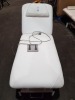 RUNYES RYFJ-05 ELECTRICAL MASSAGE BED (MINOR DAMAGE TO FOOT END) - 2