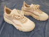 1 X PAIR VALENTINO WHITE TRAINER SIZE 40 - PLEASE NOTE ITEMS PRE OWNED NOT NEW