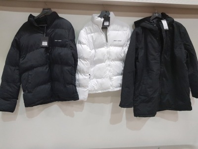 5 X BRAND NEW MIXED CLOTHING LOT CONTAINING - JACK AND JONES BLACK QUILTED PUFFER COAT SIZE LARGE - SNOWDONIA RAIN JACKET SIZE 3XL - THREAD BARE BLACK PARKA SIZE XXL - 2X NIGHT ADDICT QUILTED PUFFER JACKETS (VARIOUS SIZES)